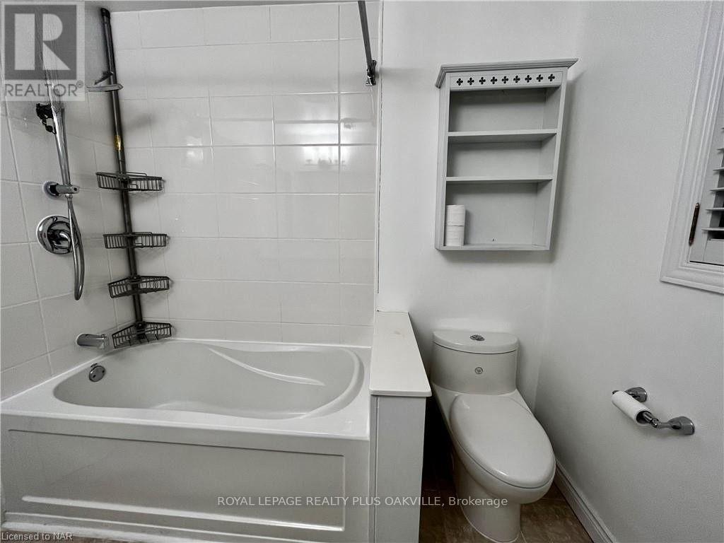 Upper - 694 Niagara Street, St. Catharines, Ontario  L2M 3R9 - Photo 13 - X13738986