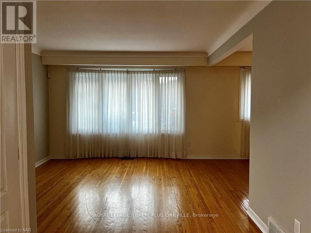 Upper - 694 Niagara Street, St. Catharines, Ontario  L2M 3R9 - Photo 3 - X13738986