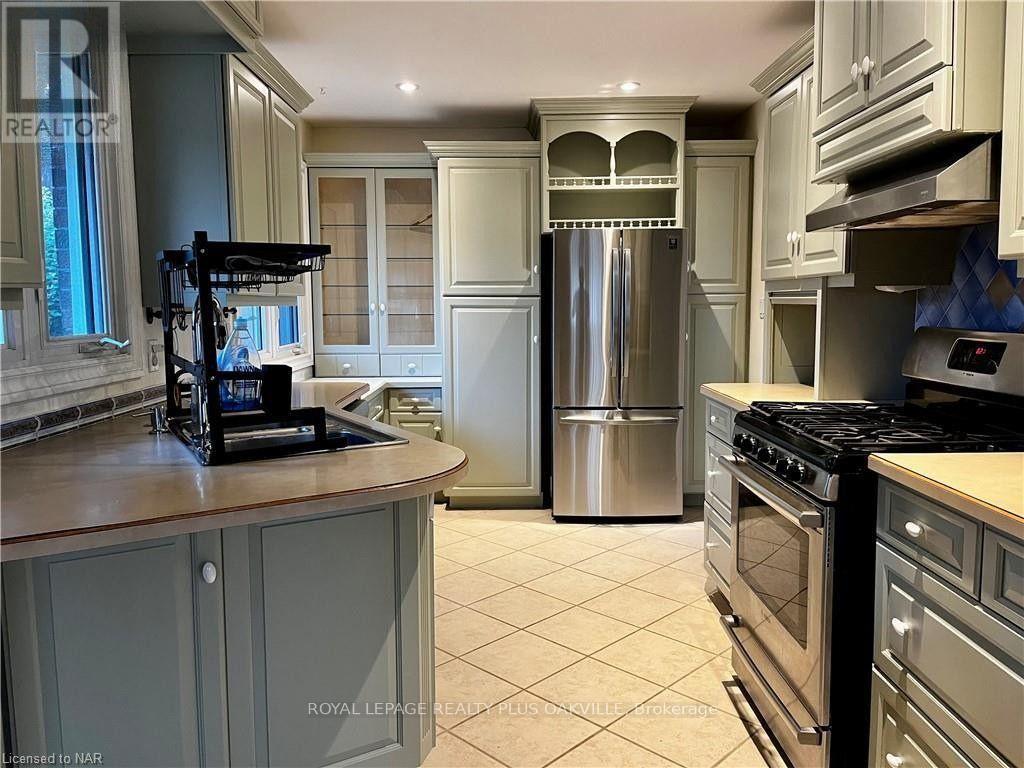 Upper - 694 Niagara Street, St. Catharines, Ontario  L2M 3R9 - Photo 7 - X13738986
