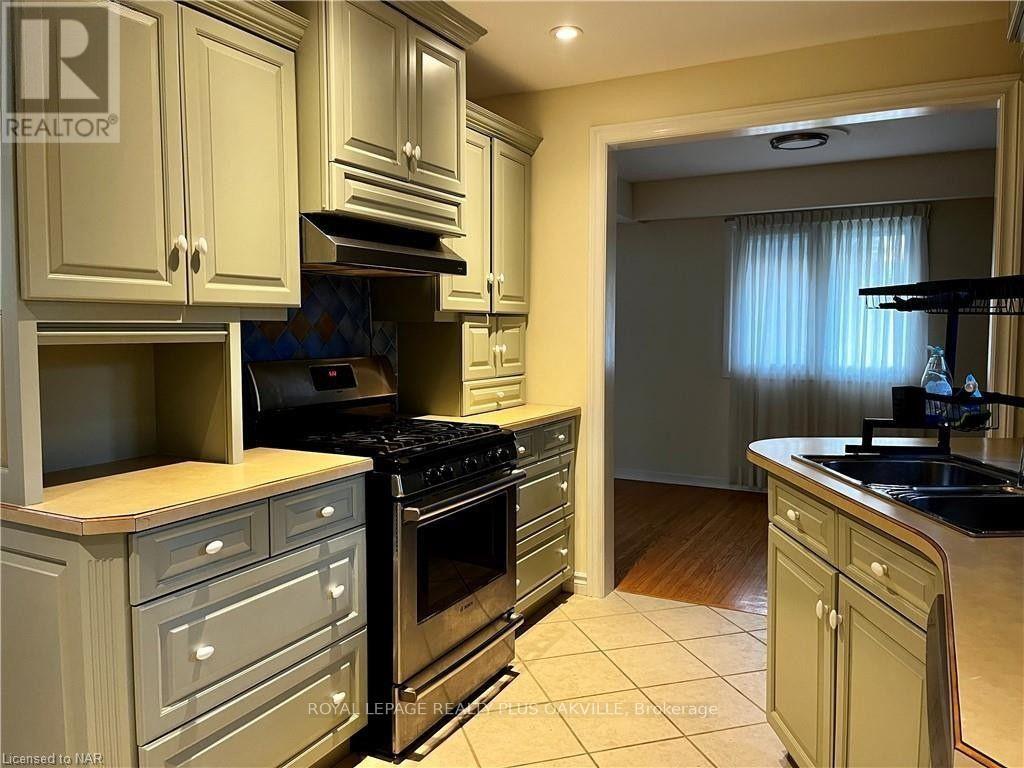 Upper - 694 Niagara Street, St. Catharines, Ontario  L2M 3R9 - Photo 8 - X13738986