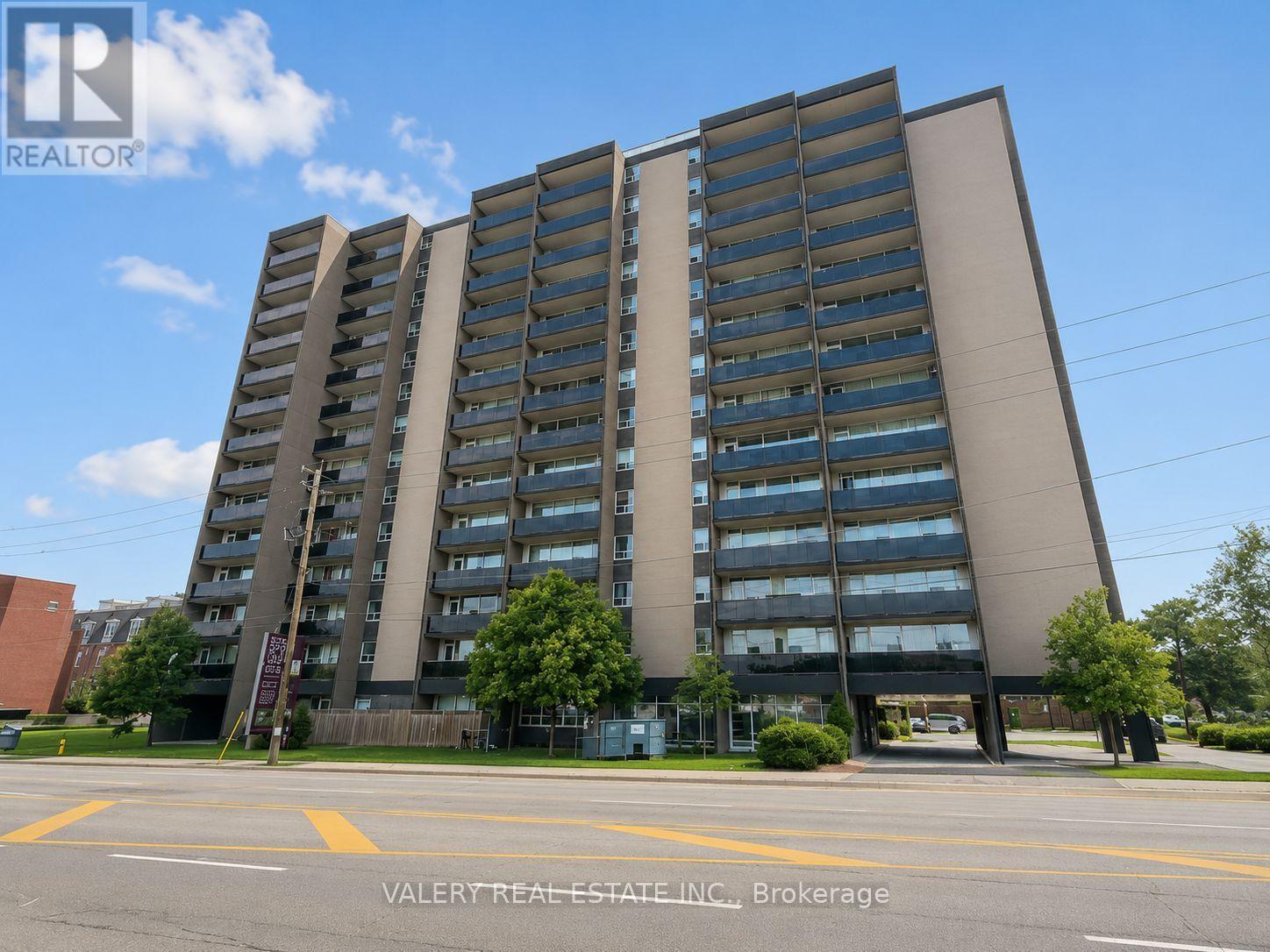 1105 - 890 JANE STREET, Toronto, Ontario