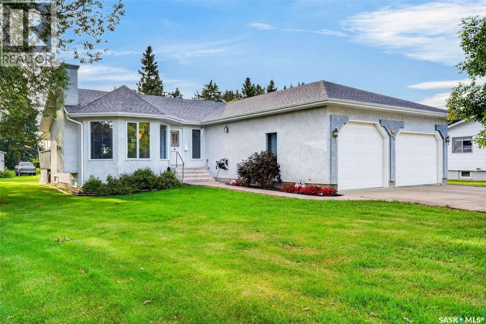 720 6th Avenue, Rosthern, Saskatchewan  S0K 3R0 - Photo 1 - SK047355