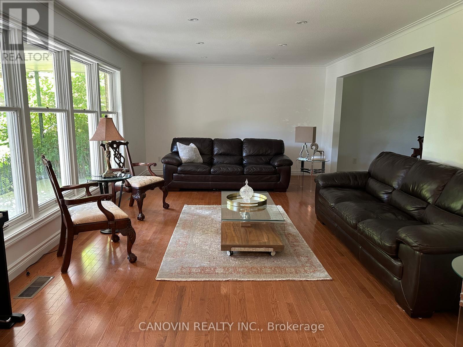 183 St. Anthony's Court, Richmond Hill, Ontario  L4C 4T4 - Photo 3 - N13631180