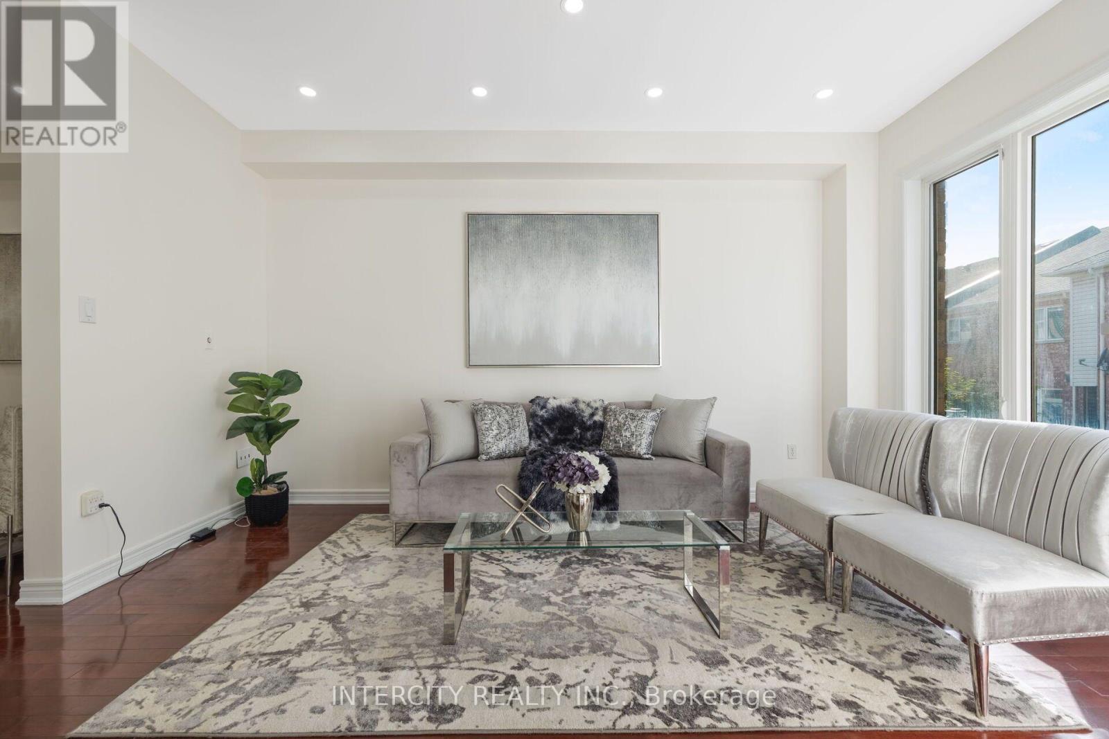 50 Royal Vista Road, Brampton, Ontario L6Y 0N5 - Photo 10 - W13739032