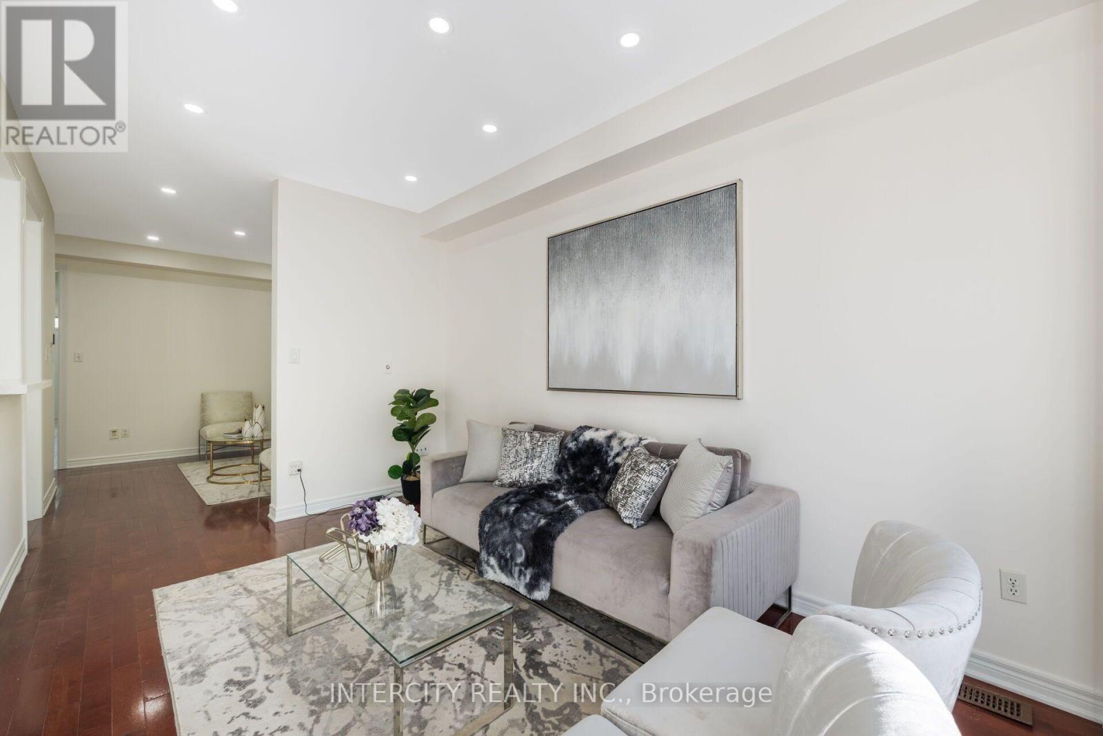 50 Royal Vista Road, Brampton, Ontario L6Y 0N5 - Photo 11 - W13739032