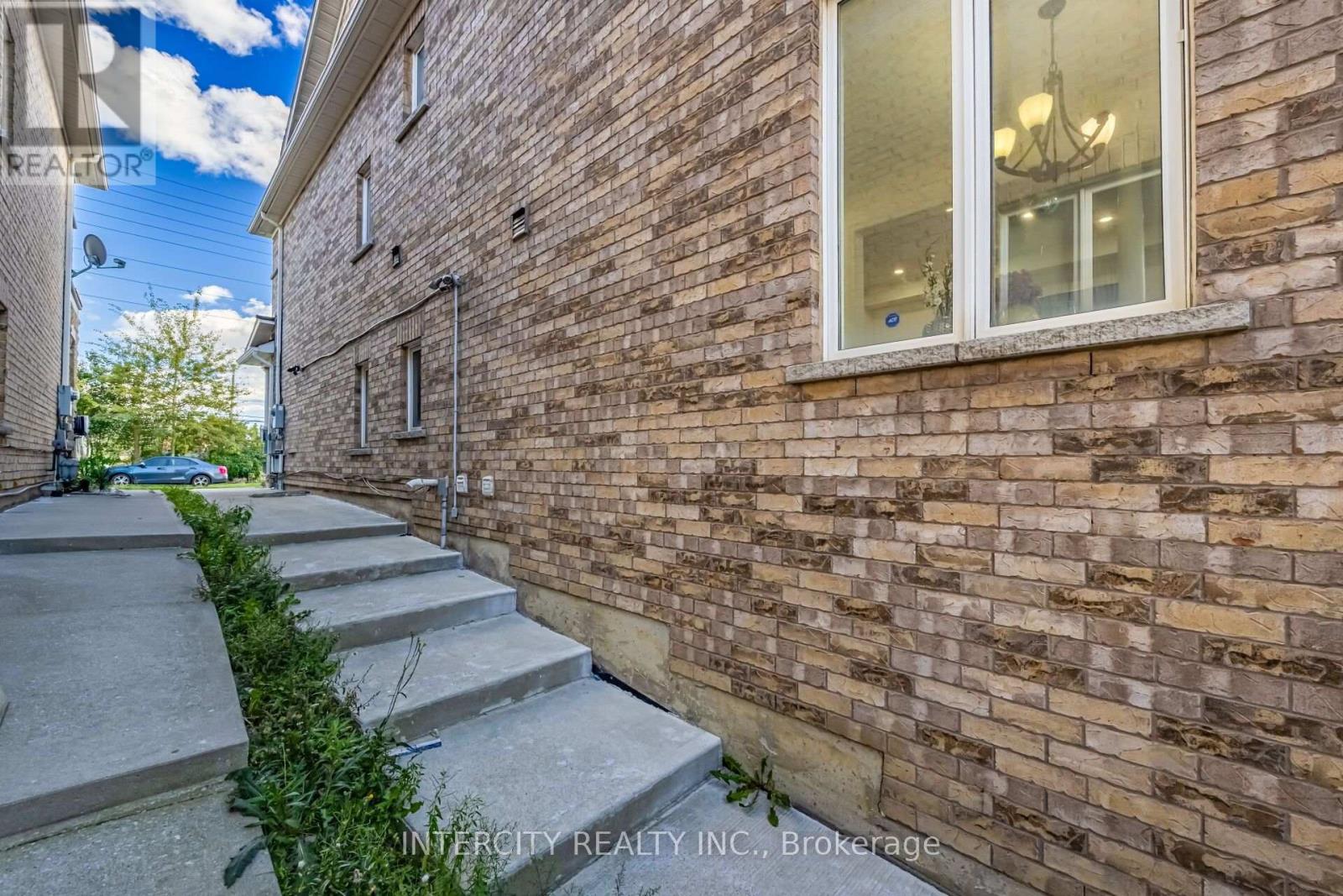 50 Royal Vista Road, Brampton, Ontario L6Y 0N5 - Photo 47 - W13739032