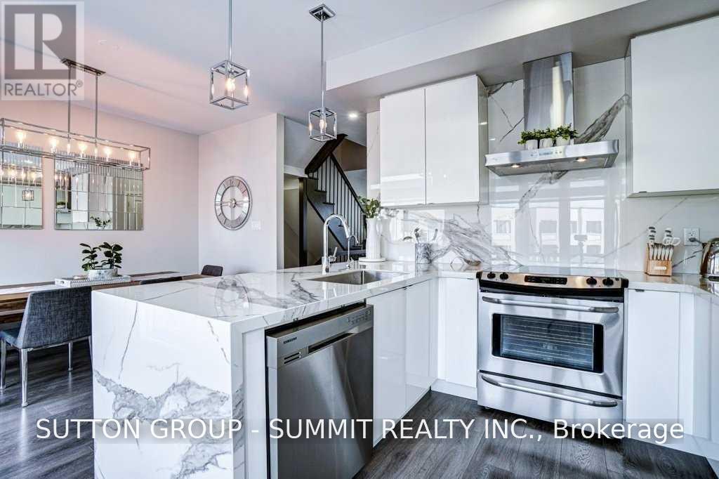 221 Wheat Boom Drive, Oakville, Ontario L6H 7C3 - Photo 4 - W13739048