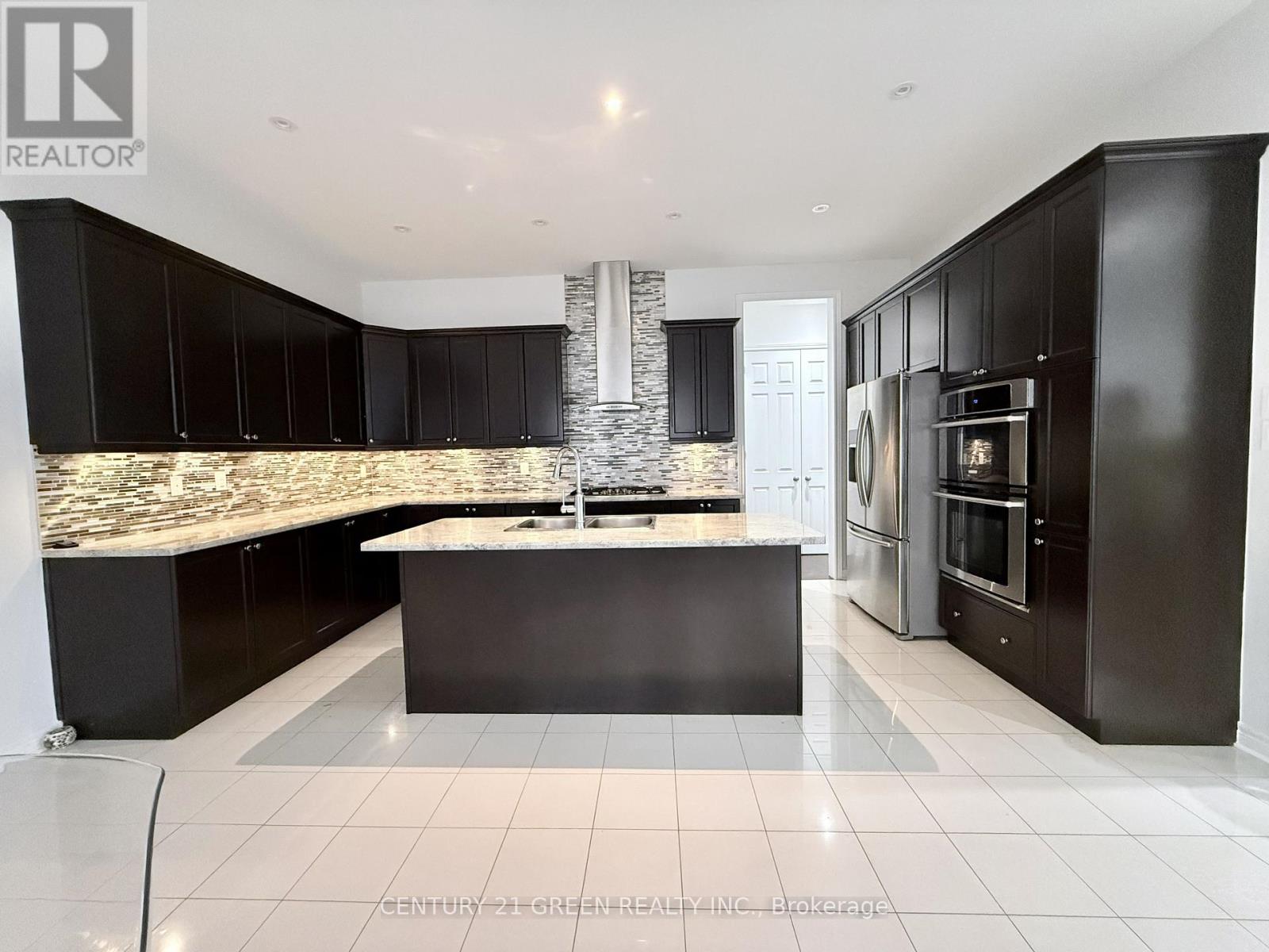 Upper - 43 Black Diamond Crescent, Brampton, Ontario L6X 1A2 - Photo 14 - W13739052