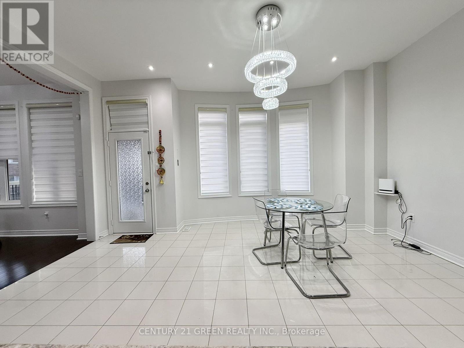Upper - 43 Black Diamond Crescent, Brampton, Ontario L6X 1A2 - Photo 15 - W13739052