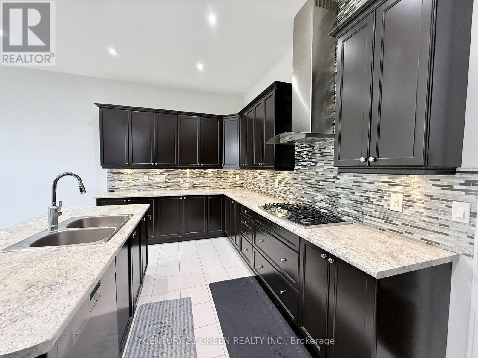 Upper - 43 Black Diamond Crescent, Brampton, Ontario L6X 1A2 - Photo 16 - W13739052