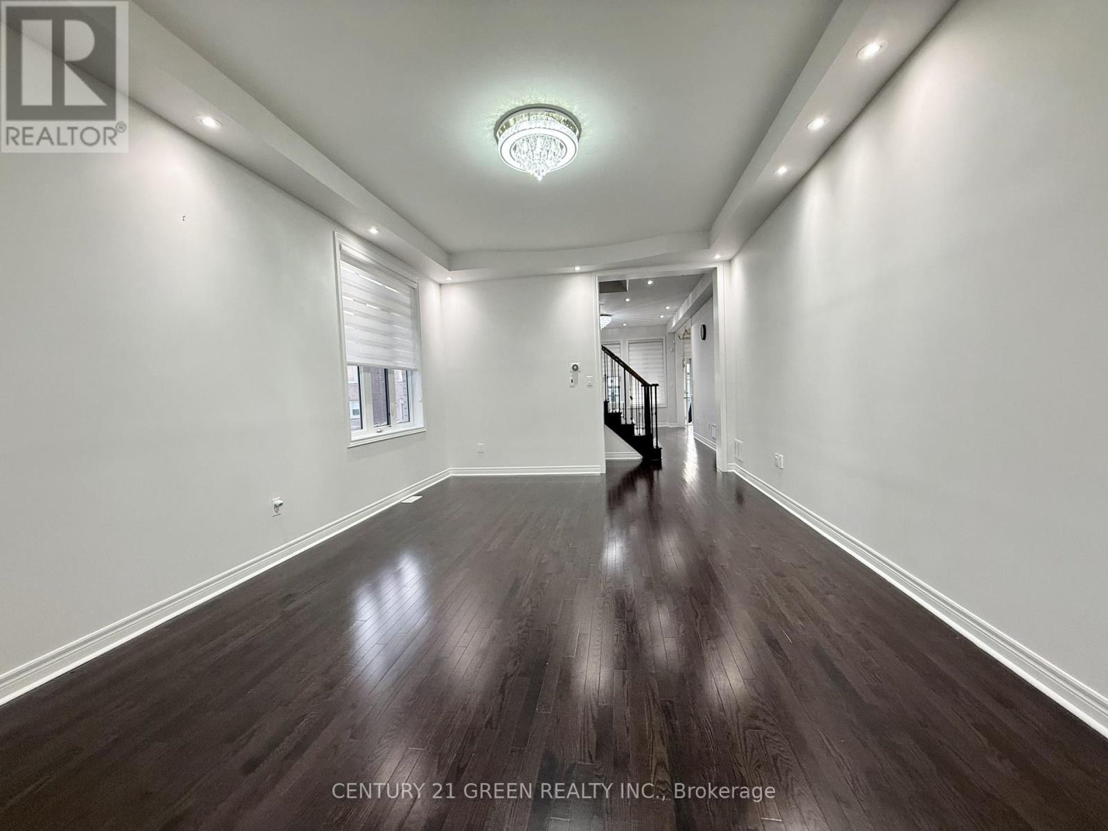 Upper - 43 Black Diamond Crescent, Brampton, Ontario L6X 1A2 - Photo 5 - W13739052