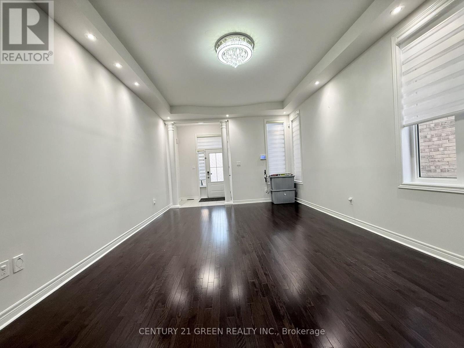 Upper - 43 Black Diamond Crescent, Brampton, Ontario L6X 1A2 - Photo 6 - W13739052