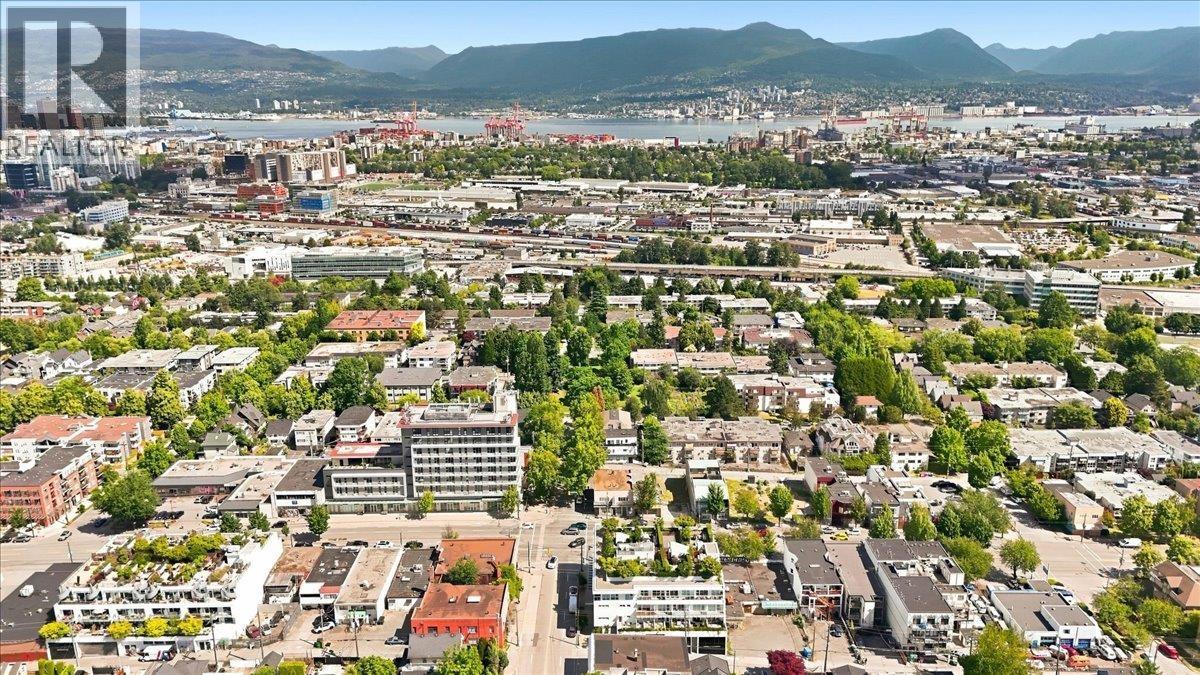 706 E Broadway, Vancouver, British Columbia  V5T 1X9 - Photo 8 - C8081310