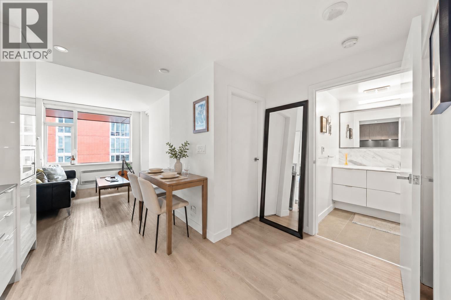 710 209 E 7th Avenue, Vancouver, British Columbia  V5T 0H3 - Photo 2 - R3160935