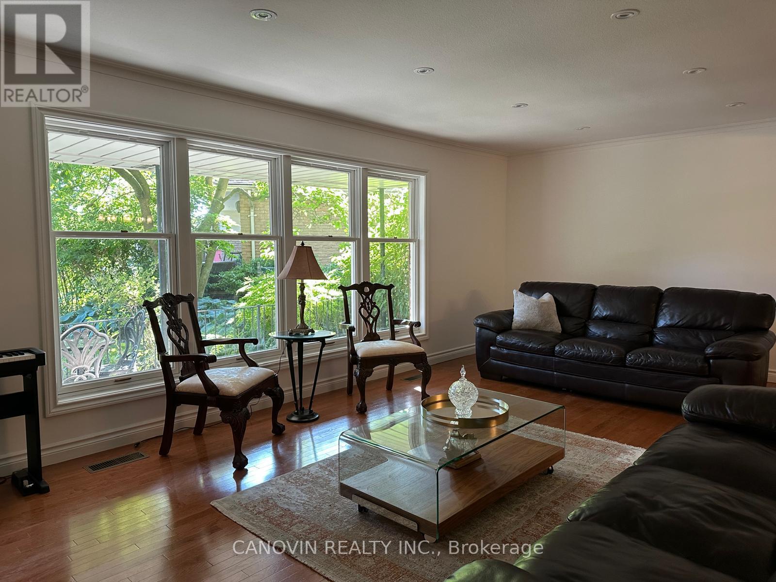 183 St. Anthony's Court, Richmond Hill, Ontario  L4C 4T4 - Photo 4 - N13631180