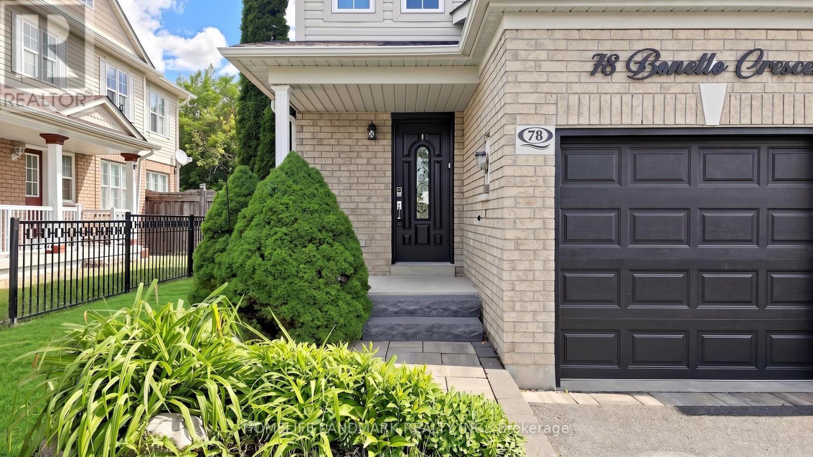 78 Bonello Crescent, Whitby, Ontario L1R 3N7 - Photo 2 - E13680834