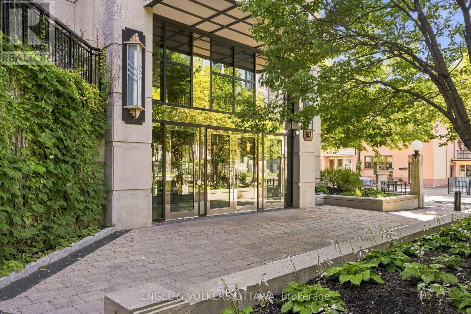 1009 - 245 Kent Street, Ottawa, Ontario K2P 0A5 - Photo 2 - X13739128