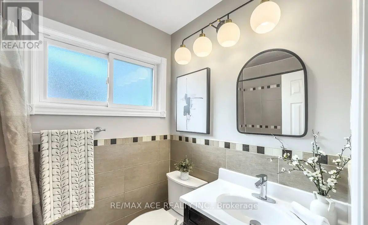 Main - 52 Ivorwood Crescent, Toronto, Ontario  M1R 2X4 - Photo 6 - E13739100