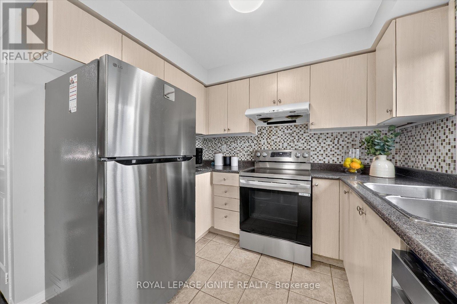 135 Conn Smythe Drive, Toronto, Ontario  M1J 3P6 - Photo 15 - E13739142