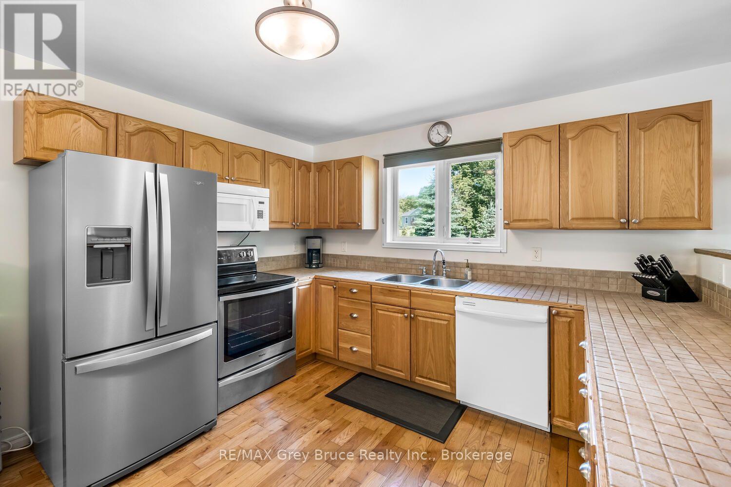 32 Sugarbush Road, South Bruce Peninsula, Ontario  N0H 2G0 - Photo 8 - X13739122