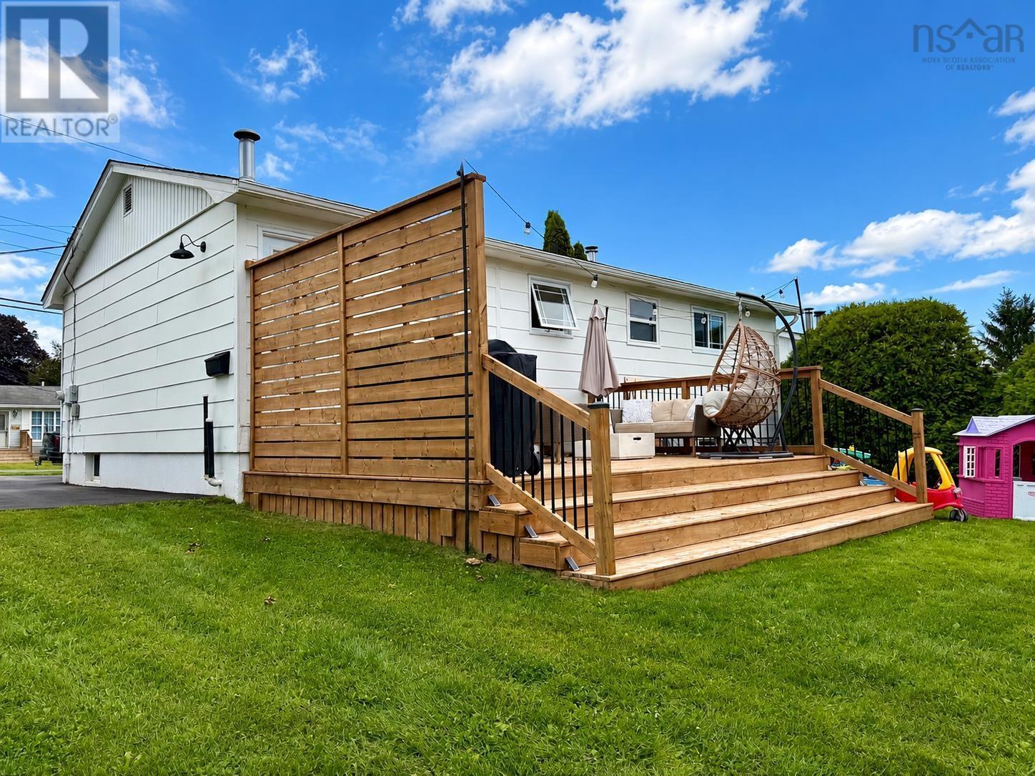 46 Donald Avenue, Amherst, Nova Scotia  B4H 3C5 - Photo 3 - 202622248