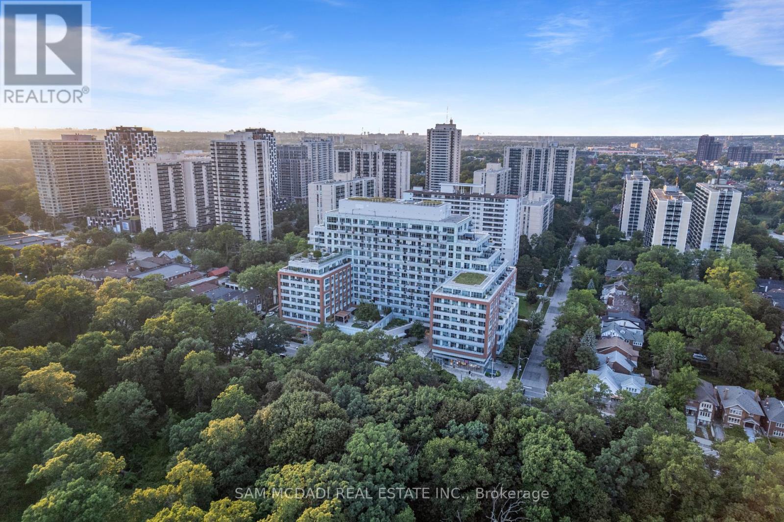 817 - 1830 BLOOR STREET W, Toronto, Ontario