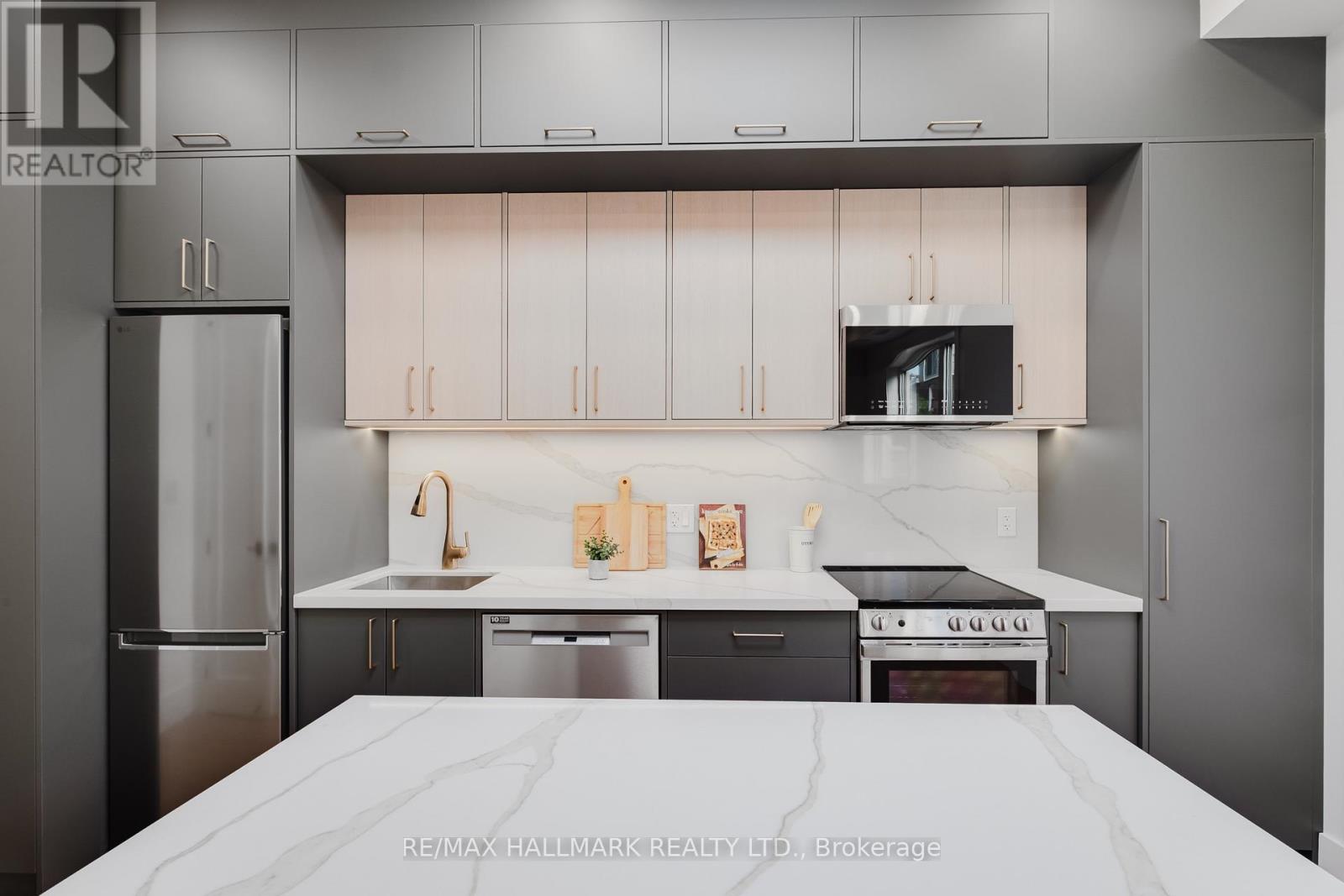 Garden Suite - 37 Milverton Boulevard, Toronto, Ontario  M4J 1T5 - Photo 4 - E13738444