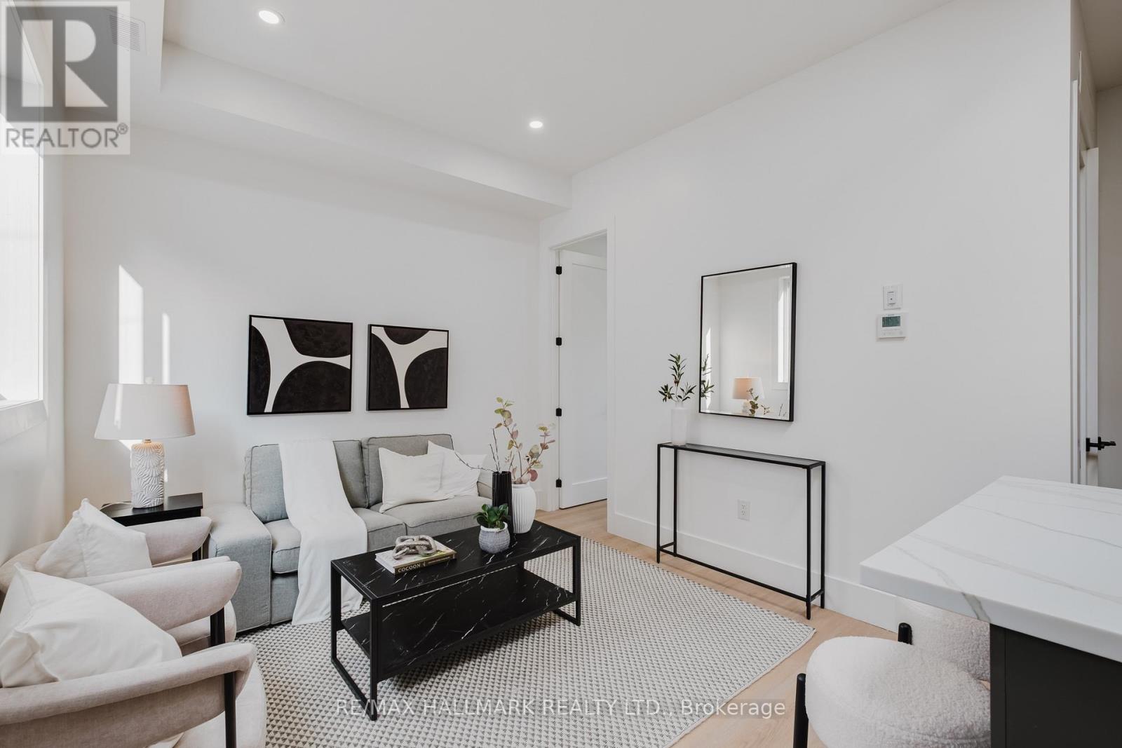 Garden Suite - 37 Milverton Boulevard, Toronto, Ontario  M4J 1T5 - Photo 8 - E13738444