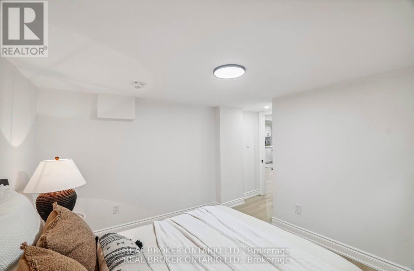 Lower Level Unit - 220 Holmesdale Avenue, Hamilton, Ontario  L8K 3M7 - Photo 2 - X13739064