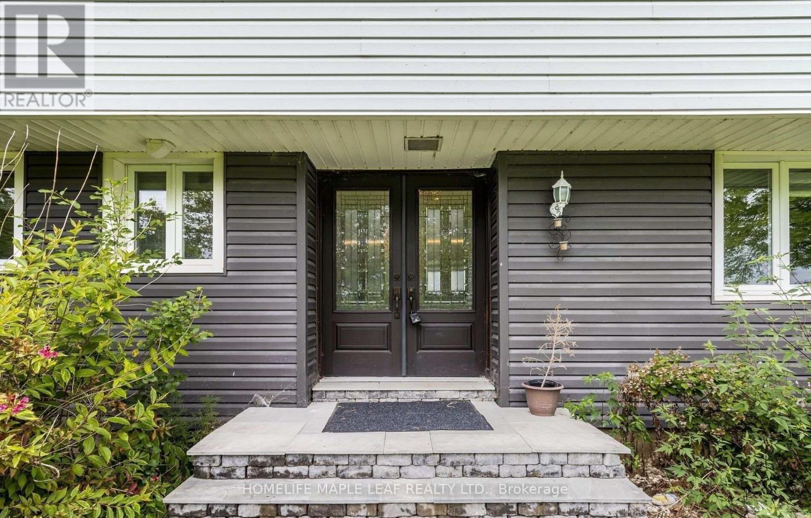 2815 Niagara River Parkway, Fort Erie, Ontario  L2A 5M4 - Photo 2 - X13739132