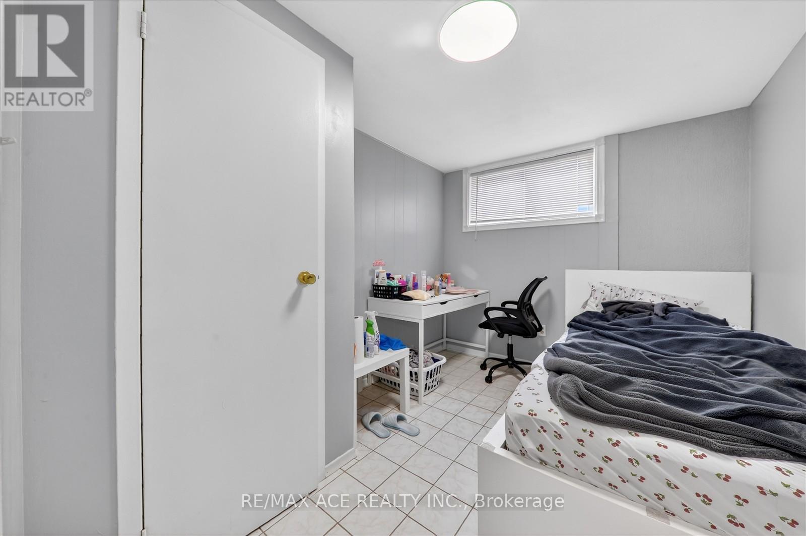 Bsmt Room 1 - 83 Ward Avenue, Hamilton, Ontario  L8S 2E8 - Photo 6 - X13739136