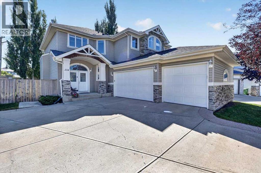 234 Elmont Bay SW, Calgary, Alberta