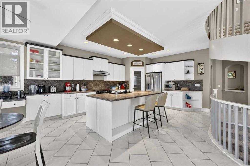 234 Elmont Bay SW, Calgary, Alberta T3H 4X9 - Photo 12 - A2341225