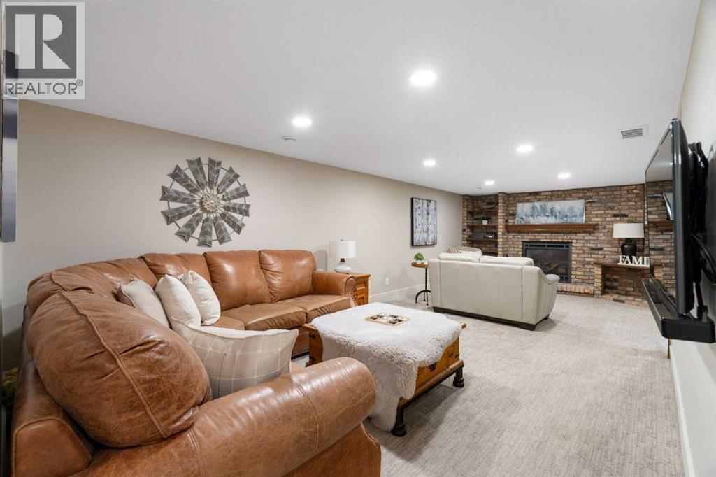 28 Edgepark Mews NW, Calgary, Alberta  T3A 4G3 - Photo 30 - A2339690