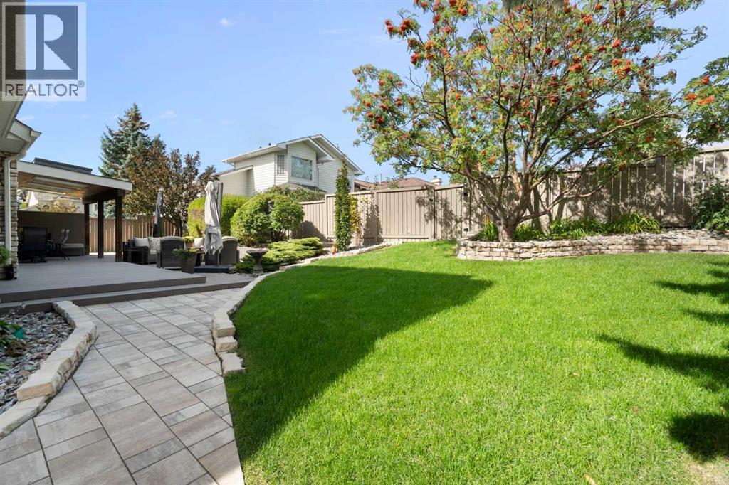 28 Edgepark Mews NW, Calgary, Alberta  T3A 4G3 - Photo 34 - A2339690