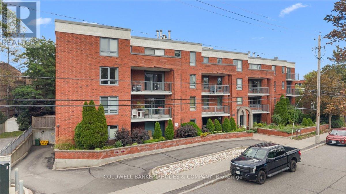 205 - 939 North River Road, Ottawa, Ontario