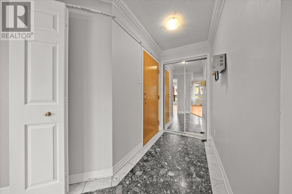 205 - 939 North River Road, Ottawa, Ontario K1K 3V2 - Photo 2 - X13739164