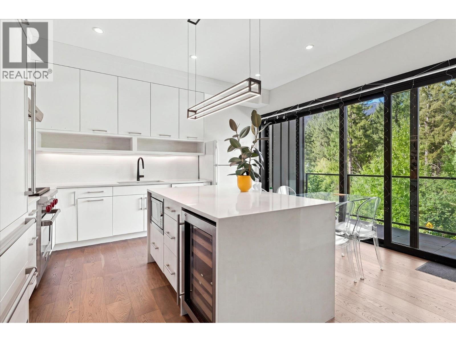 21 1350 Cloudburst Drive, Whistler, British Columbia  V0N 1B1 - Photo 2 - R3161111