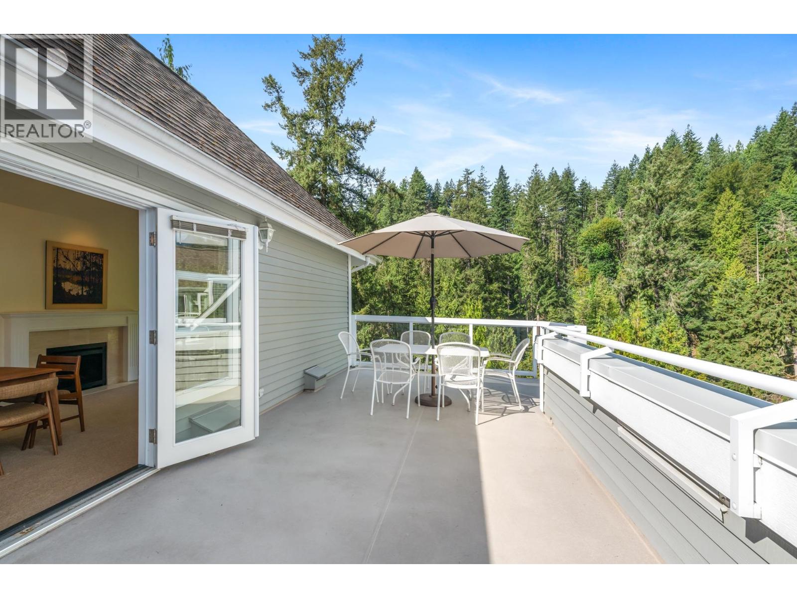 303 3373 Capilano Crescent, North Vancouver, British Columbia  V7R 4W7 - Photo 11 - R3161125