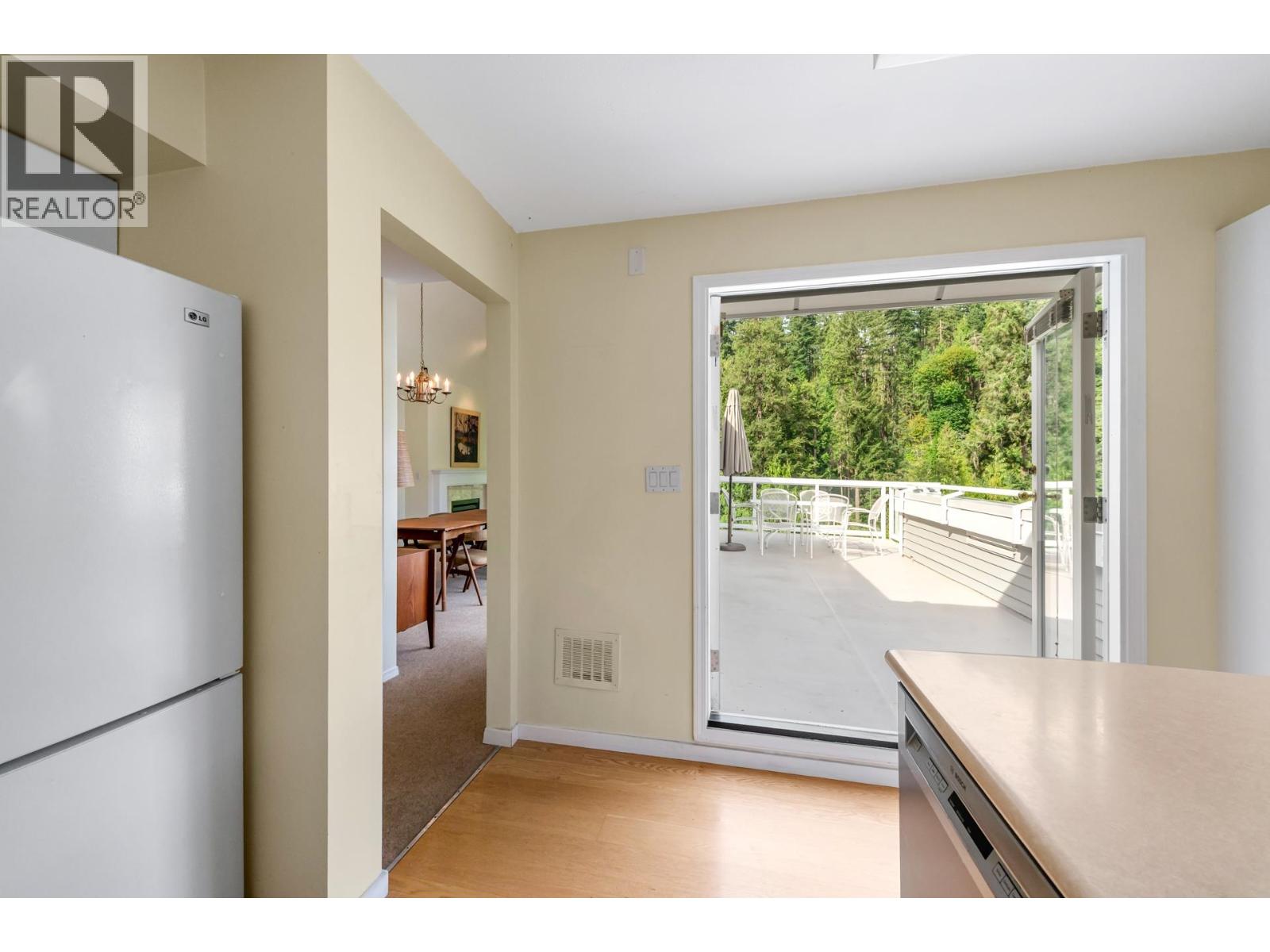 303 3373 Capilano Crescent, North Vancouver, British Columbia  V7R 4W7 - Photo 16 - R3161125