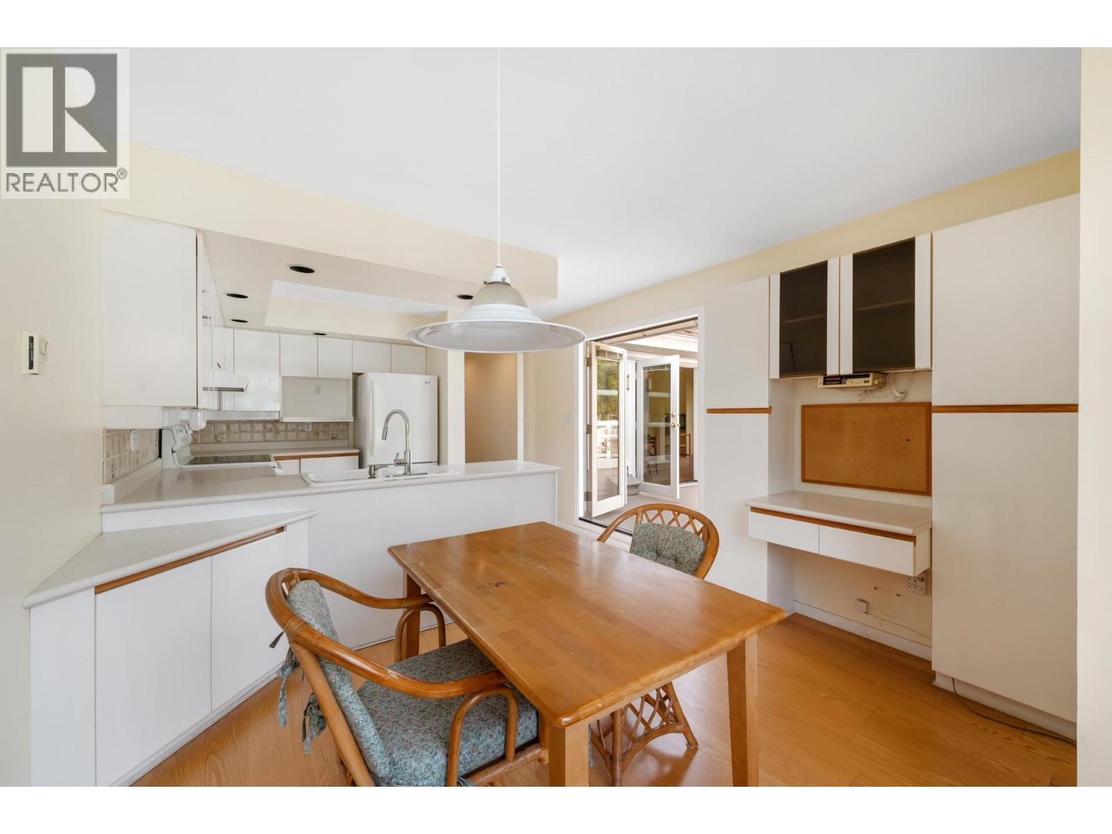 303 3373 Capilano Crescent, North Vancouver, British Columbia  V7R 4W7 - Photo 17 - R3161125