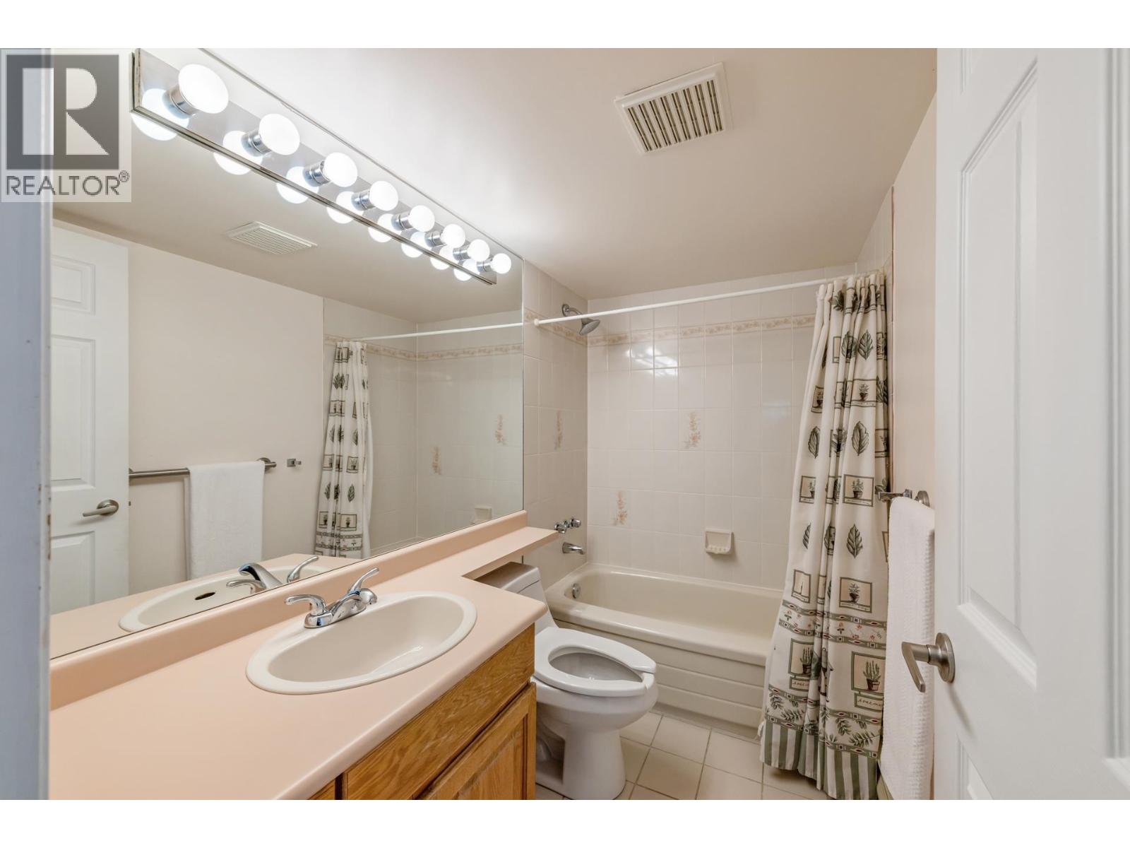 303 3373 Capilano Crescent, North Vancouver, British Columbia  V7R 4W7 - Photo 22 - R3161125