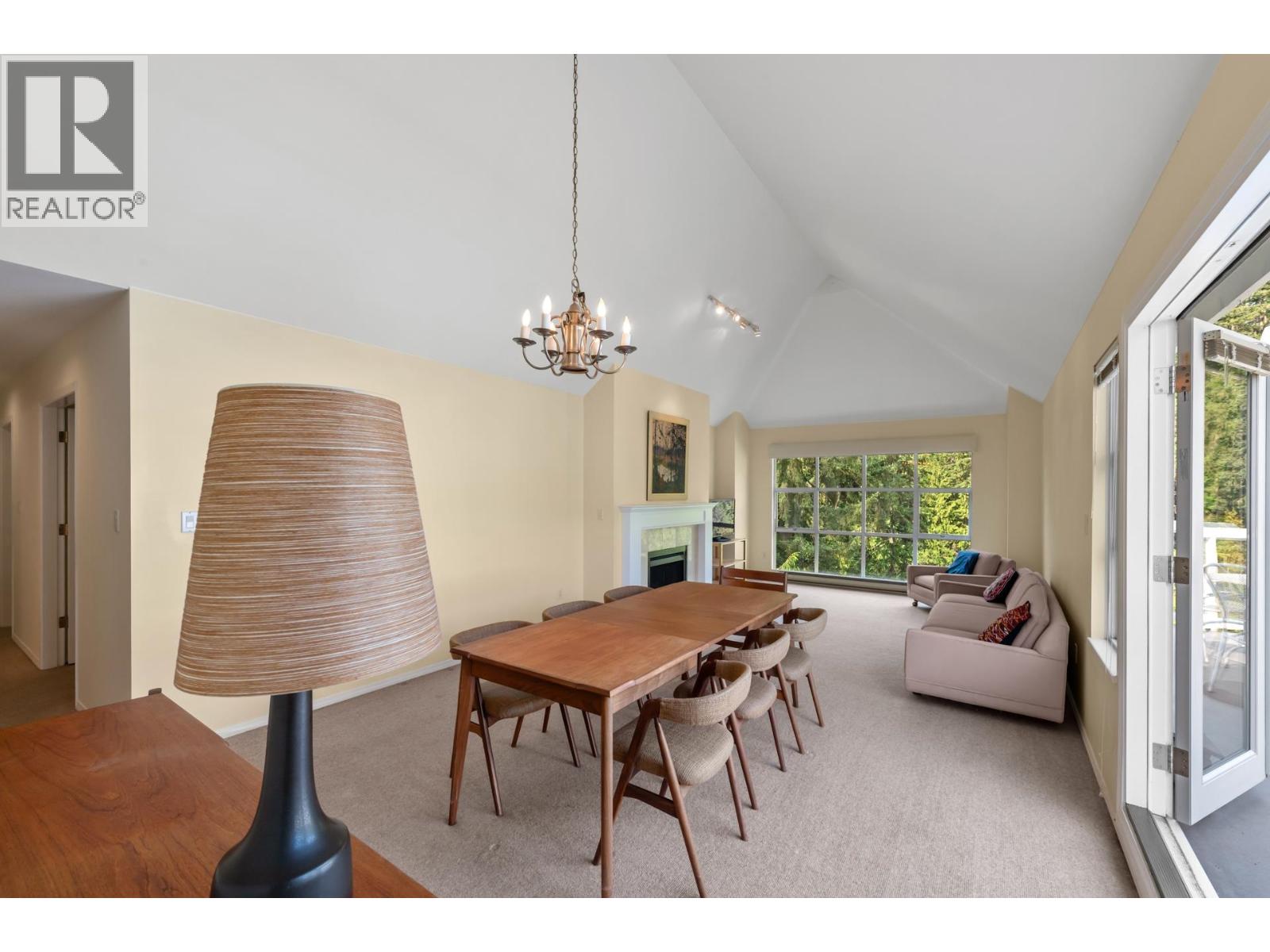 303 3373 Capilano Crescent, North Vancouver, British Columbia  V7R 4W7 - Photo 7 - R3161125