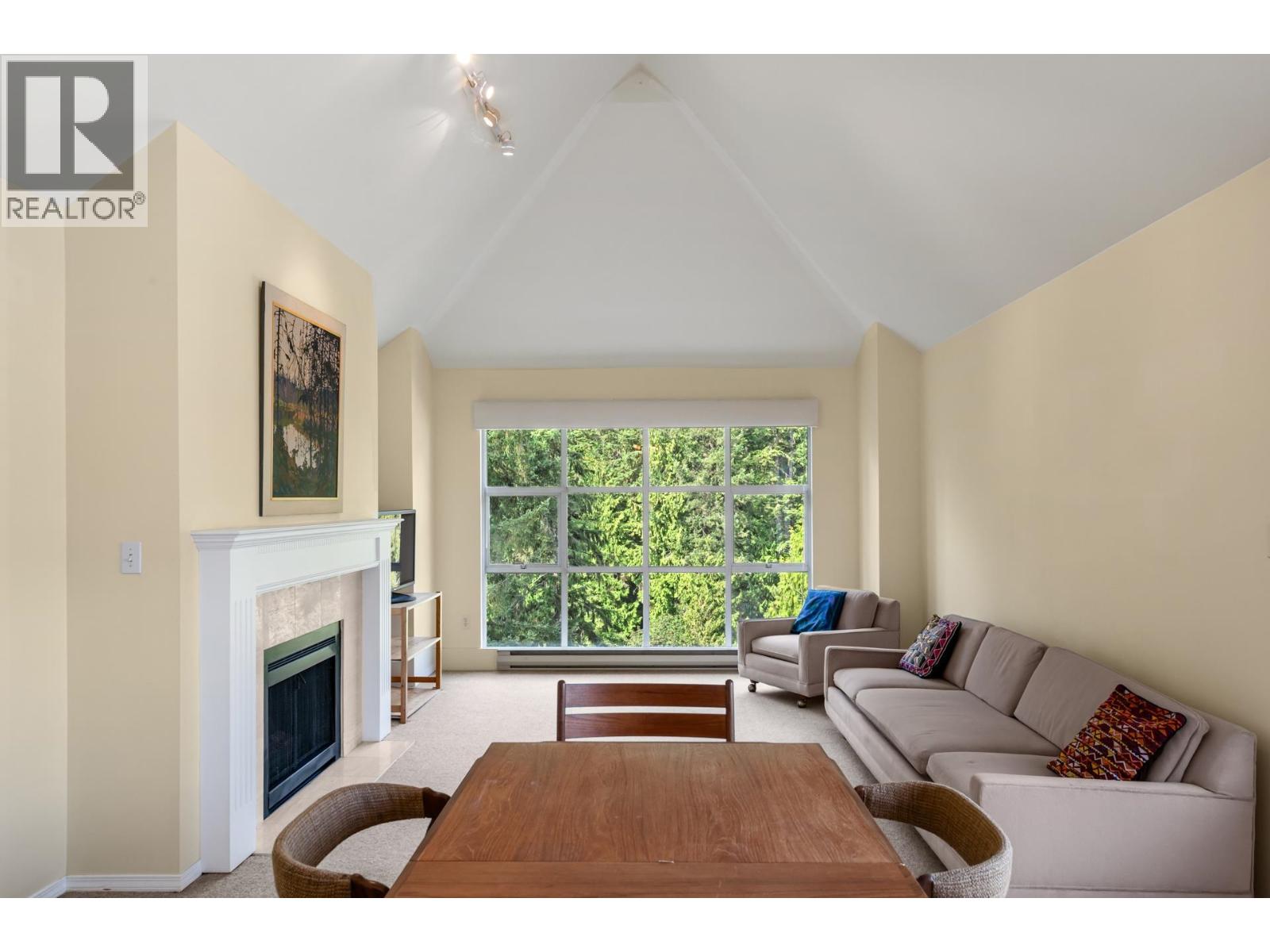 303 3373 Capilano Crescent, North Vancouver, British Columbia  V7R 4W7 - Photo 8 - R3161125