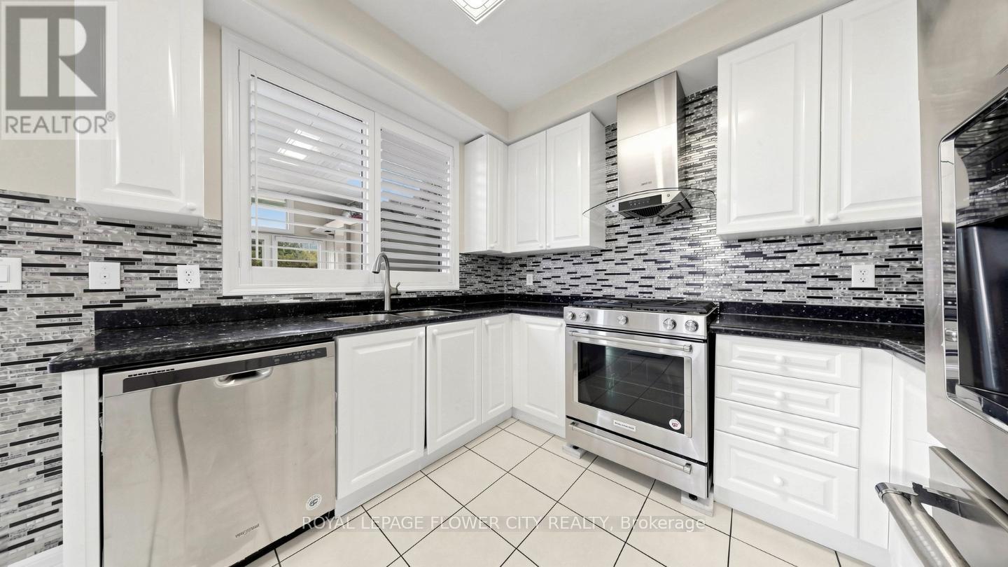 70 Boom Road, Vaughan, Ontario  L6A 3G2 - Photo 7 - N13739148