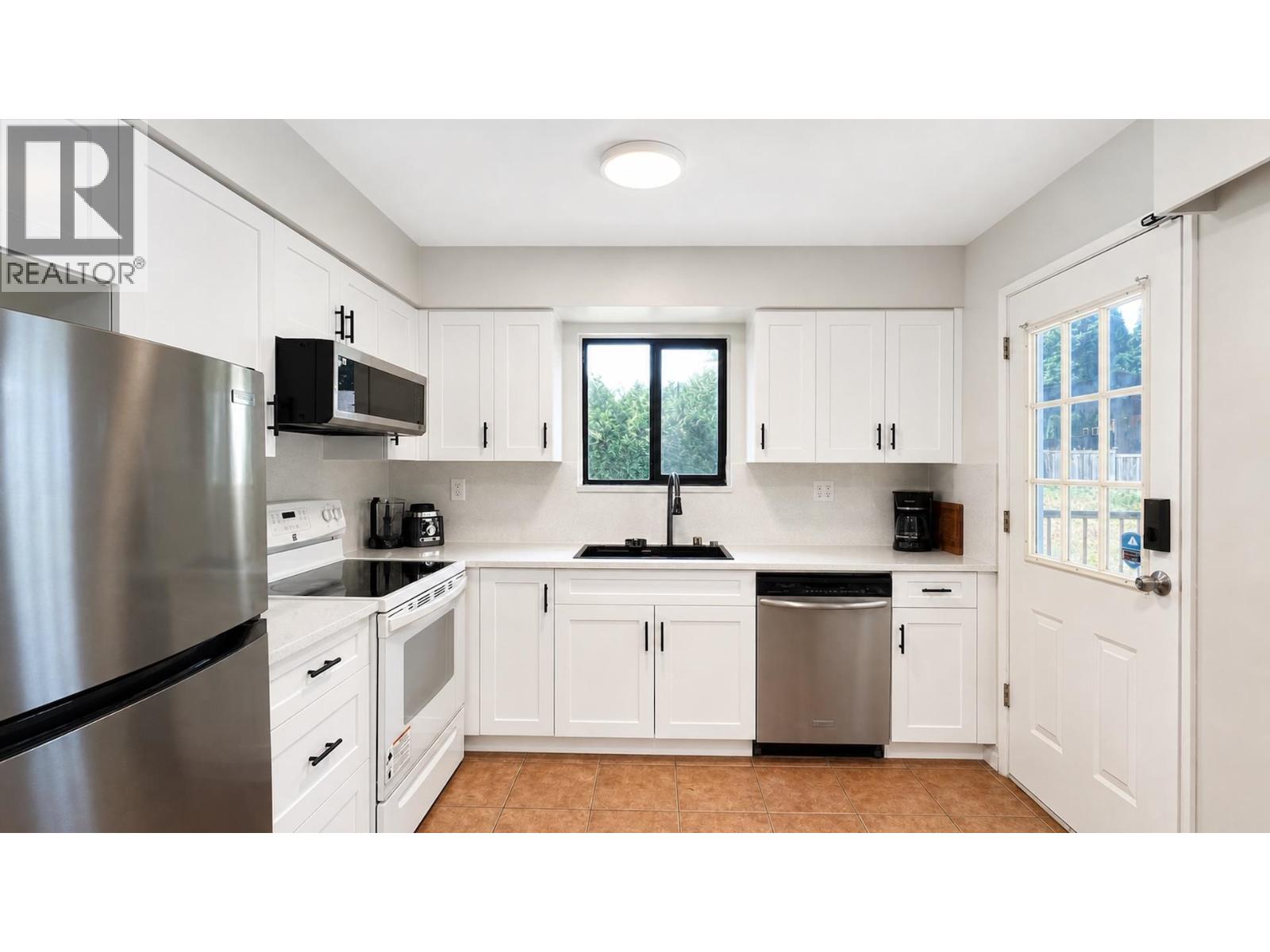 1024 Ranch Park Way, Coquitlam, British Columbia  V3C 2H2 - Photo 10 - R3161103