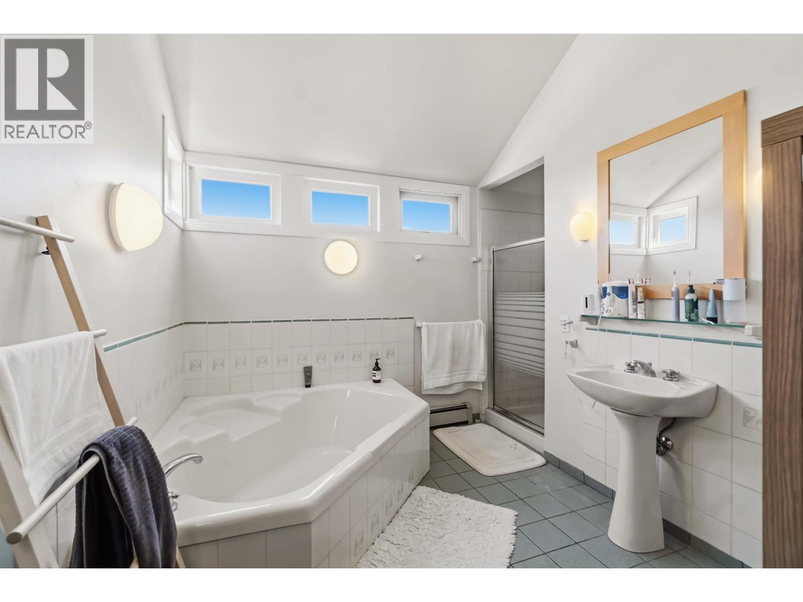 7625 Borden Street, Vancouver, British Columbia  V5P 3C9 - Photo 7 - R3161115