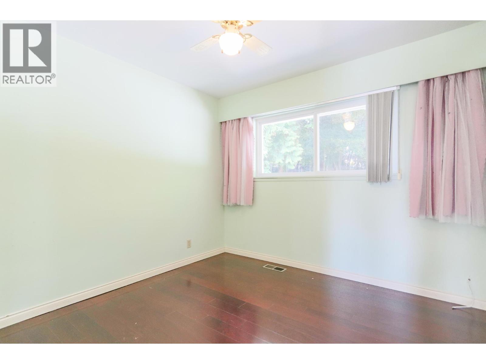 1352 E 16th Street, North Vancouver, British Columbia  V7J 1L4 - Photo 12 - R3161119