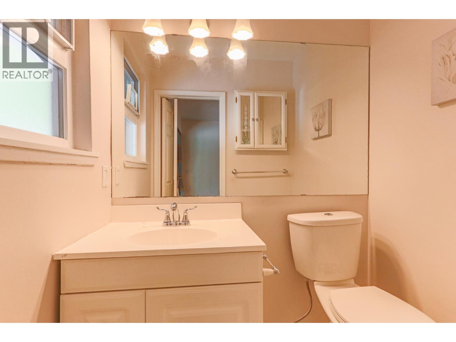 1352 E 16th Street, North Vancouver, British Columbia  V7J 1L4 - Photo 25 - R3161119