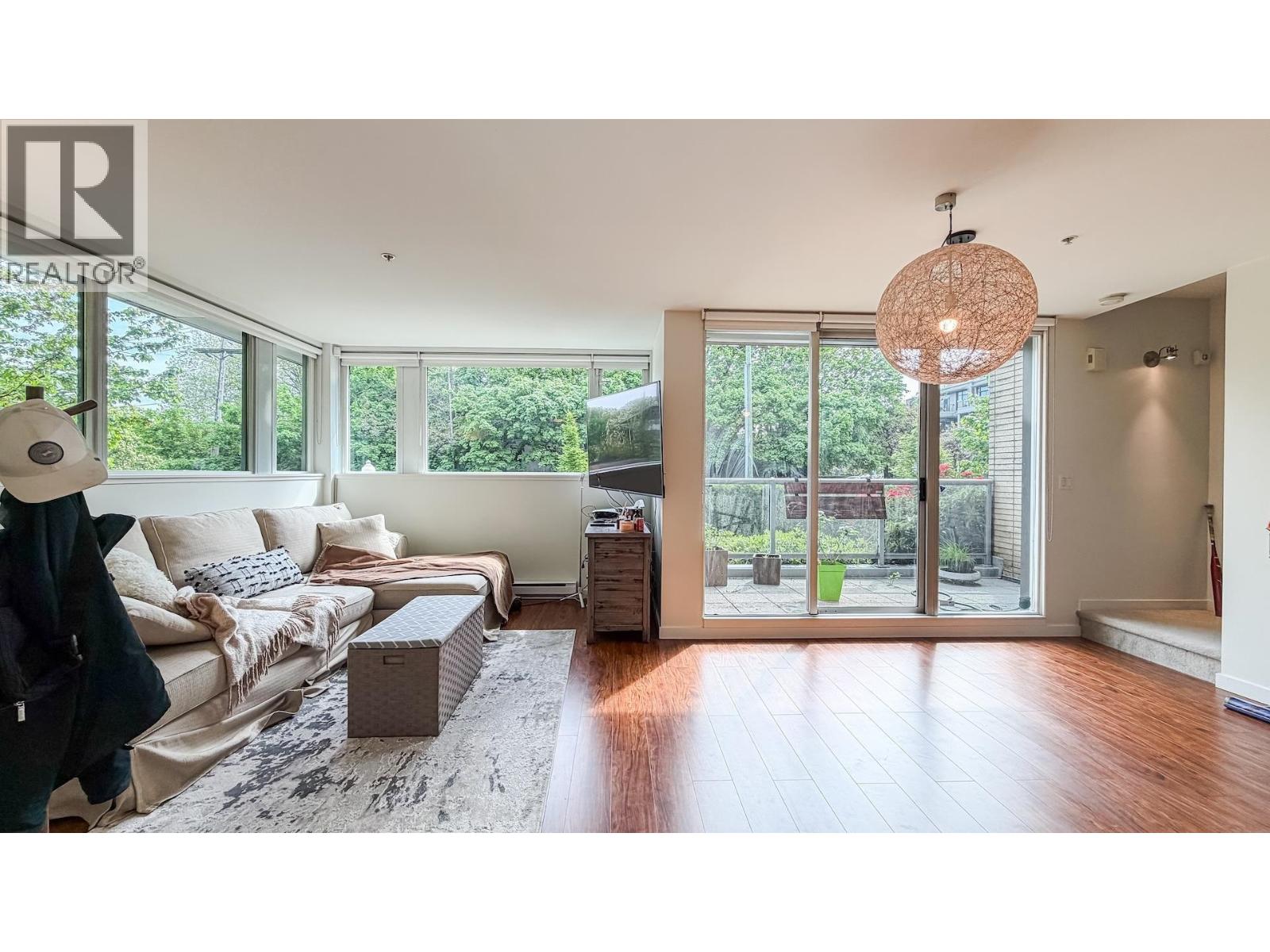 390 E 11th Ave, Vancouver, British Columbia  V5T 4V9 - Photo 6 - R3161109